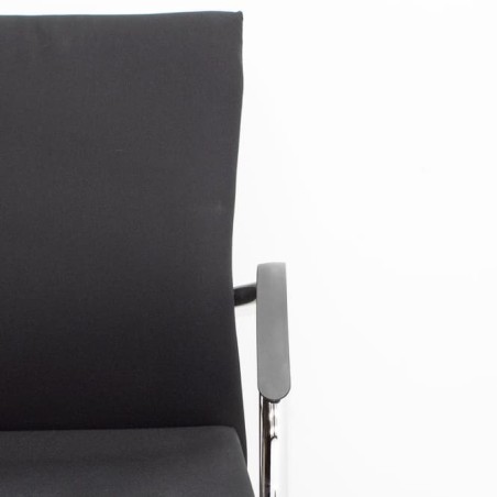 Silla confidente negra base patín con brazos