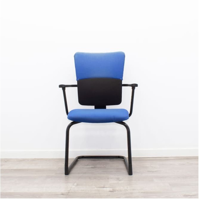 Silla confidente bicolor con base patín y brazos