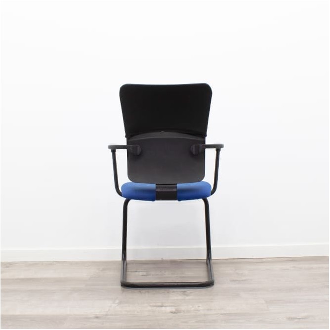 Silla confidente bicolor con base patín y brazos