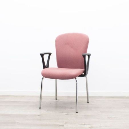 Silla confidente fija en granate y brazos negros
