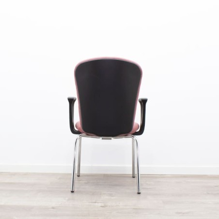 Silla confidente fija en granate y brazos negros