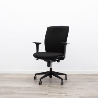 Silla operativa negra brazos fijos basculante 2