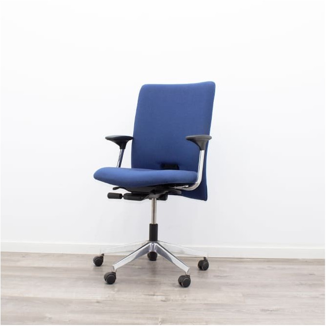 Silla operativa sincro azul con brazos fijos