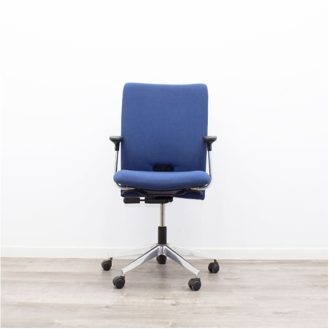 Silla operativa sincro azul con brazos fijos