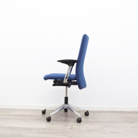 Silla operativa sincro azul con brazos fijos