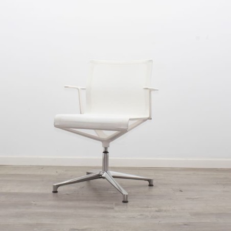 Silla confidente giratoria blanca respaldo rejilla