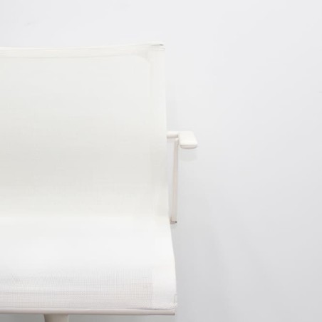 Silla confidente giratoria blanca respaldo rejilla