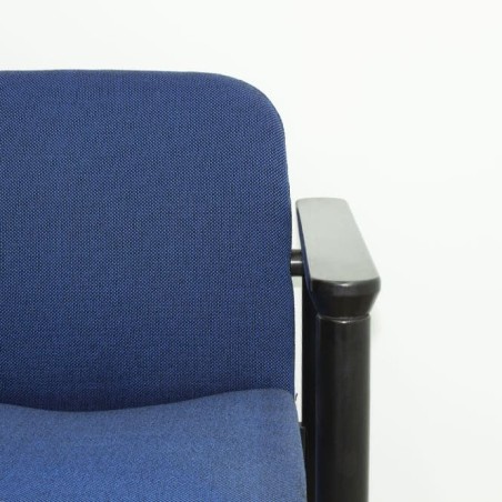 Silla confidente madera negra con brazos tapizado azul