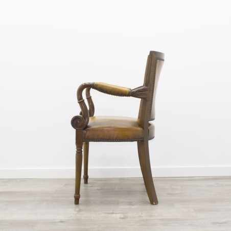Sillón fijo de madera en piel valenti