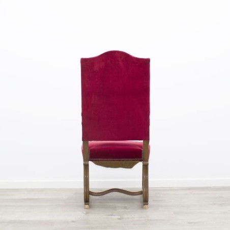 Silla de madera y terciopelo rojo