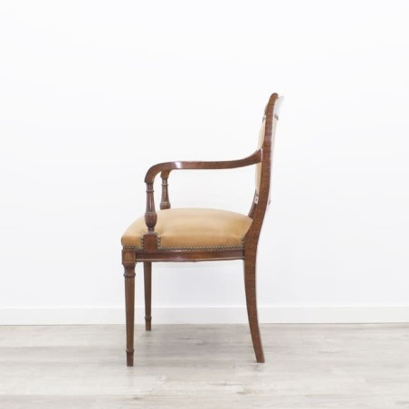 Sillón de madera tapizado piel marrón