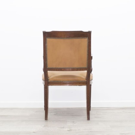 Sillón de madera tapizado piel marrón
