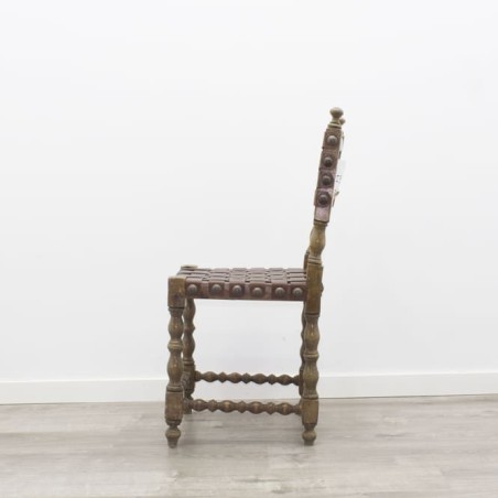 Silla fija con patas torneadas sin brazos