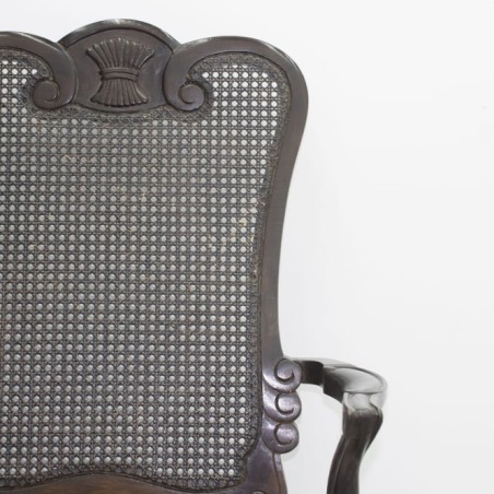 Silla clásica con pata chippendeale con brazos