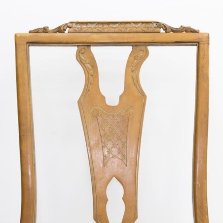 Silla de madera claro tapizado