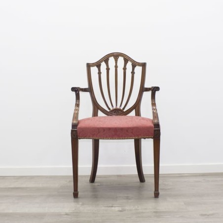 Silla clásica en madera nogal