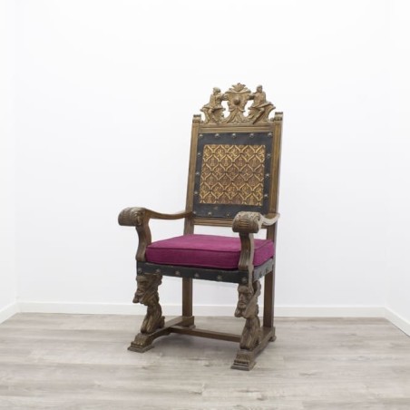 Sillón clásico estilo madera con brazos