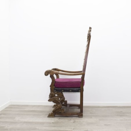 Sillón clásico estilo madera con brazos