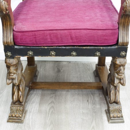 Sillón clásico estilo madera con brazos