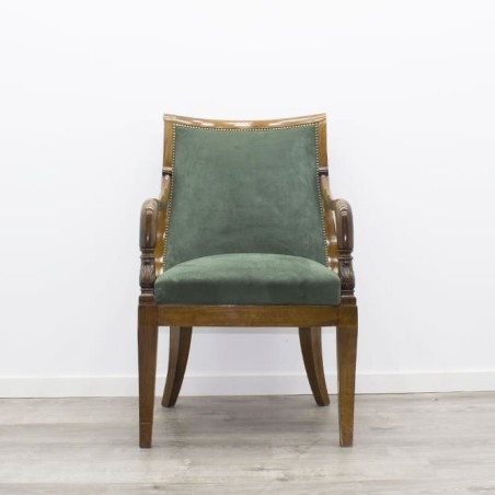 Sillón de madera con brazos terciopelo