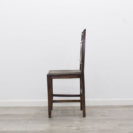 Silla sin brazos con respaldo alto