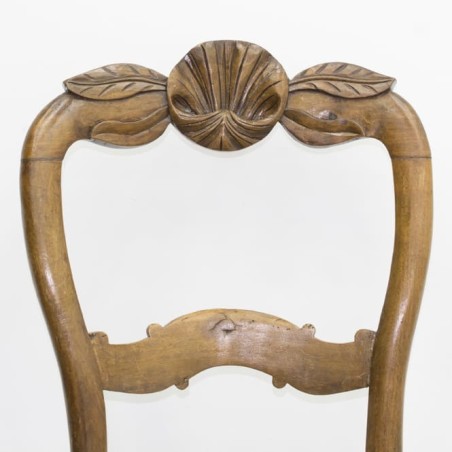 Silla clásica con asiento de mimbre