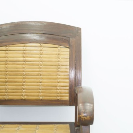 Sillón con brazos en cerezo