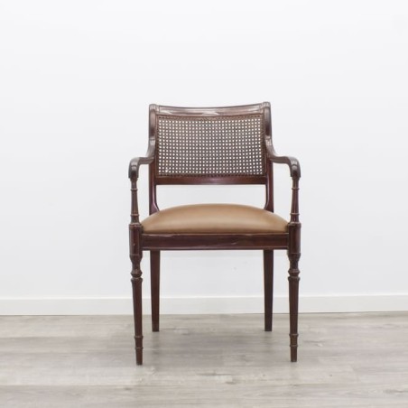 Silla fija con rejilla en napel caoba