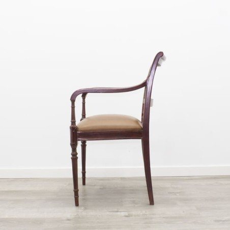 Silla fija con rejilla en napel caoba