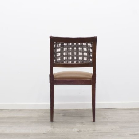 Silla fija con rejilla en napel caoba