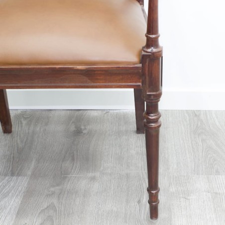 Silla fija con rejilla en napel caoba