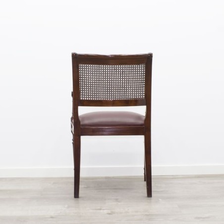 Silla fija con rejilla en napel burdeos caoba