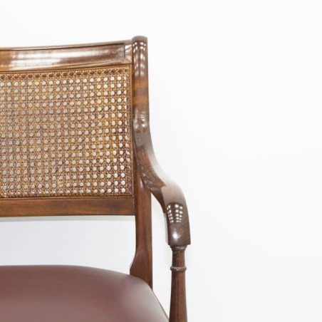 Silla fija con rejilla en napel burdeos caoba