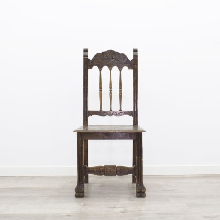 Silla toda madera con dibujo