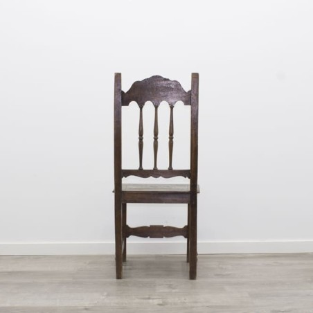Silla toda madera con dibujo