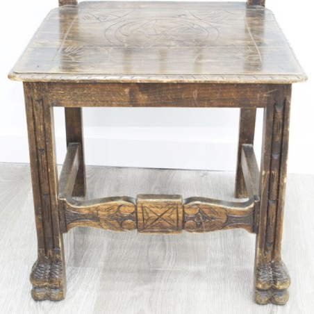 Silla toda madera con dibujo