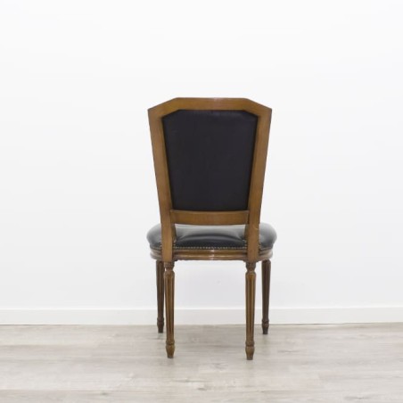 Silla clásica tapizado en napel negro