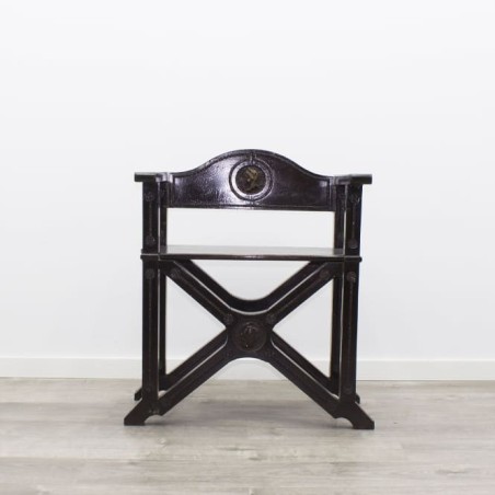 Silla fija en madera caoba con brazos