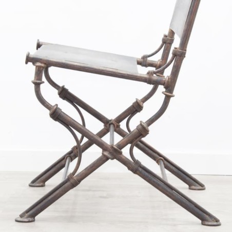 Silla de hierro cuatro patas