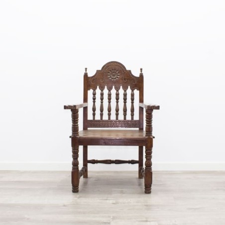 Silla clásica en madera con barrotes