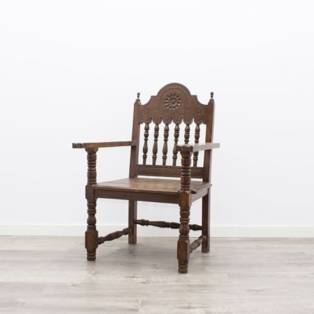 Silla clásica en madera con barrotes
