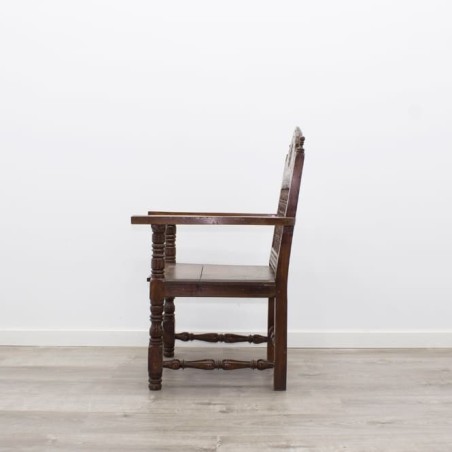 Silla clásica en madera con barrotes