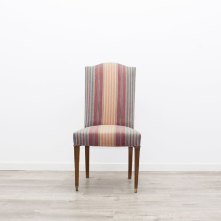 Silla fija con tela rayada