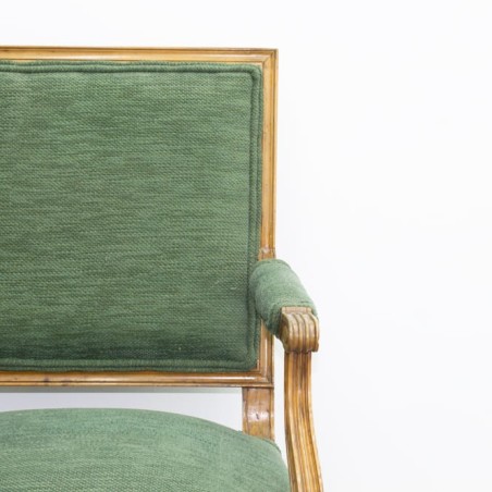 Sillón fijo de madera nogal en tela verde
