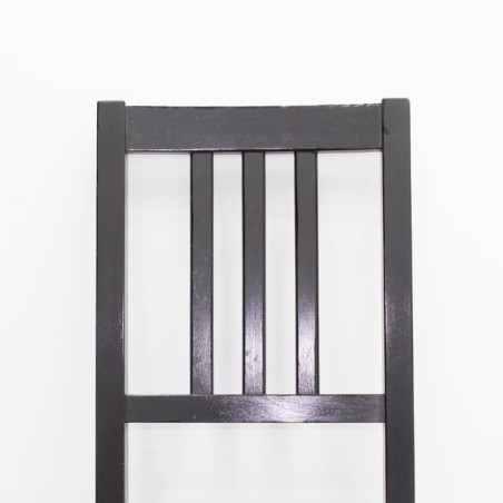 Silla clásica en madera acabado negro