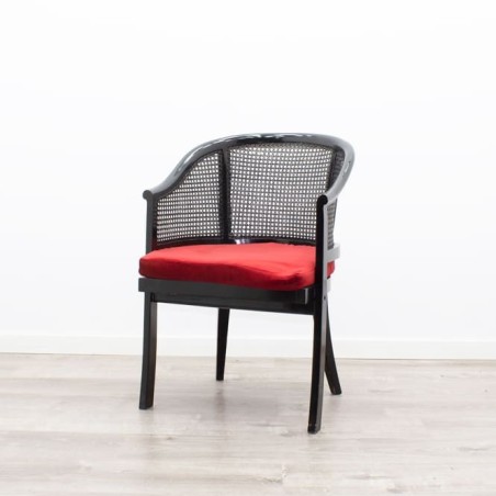 Sillón clásico con respaldo de mimbre