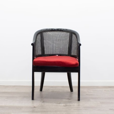 Sillón clásico con respaldo de mimbre
