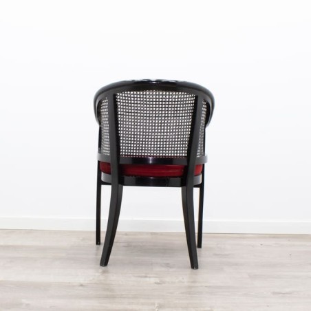 Sillón clásico con respaldo de mimbre