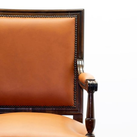 Sillón clásico en piel habana
