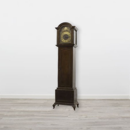 Reloj de pie de madera